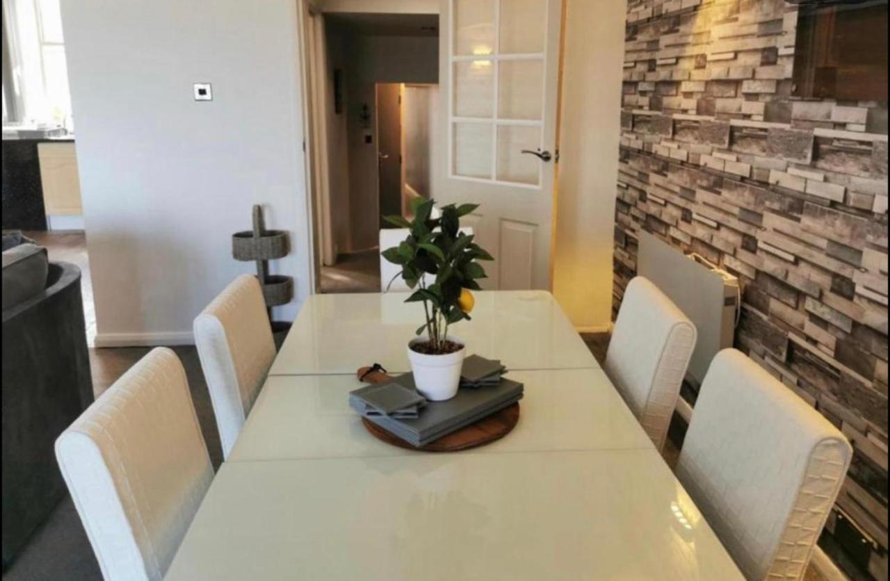 Sea View Apartment Large Balcony Whirlpool Bath 2 Bedrooms Sky Glass Tv Bridlington Exterior photo